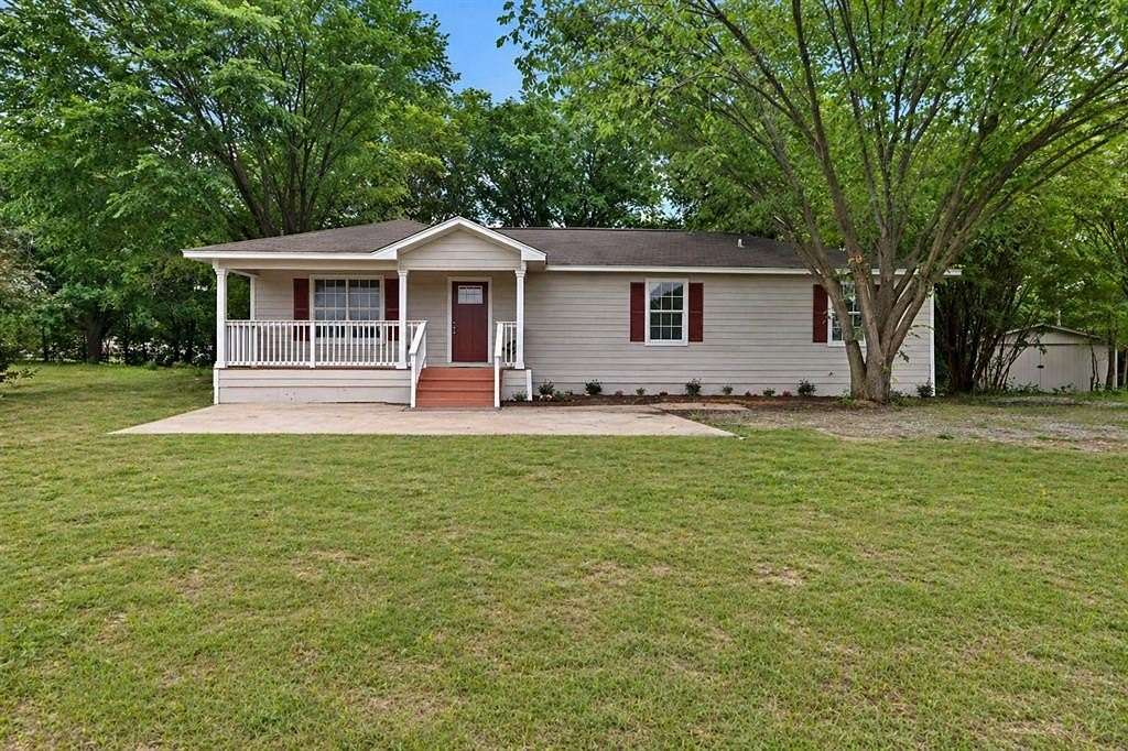 2.7 Acres of Land with Home for Sale in Whitewright, Texas