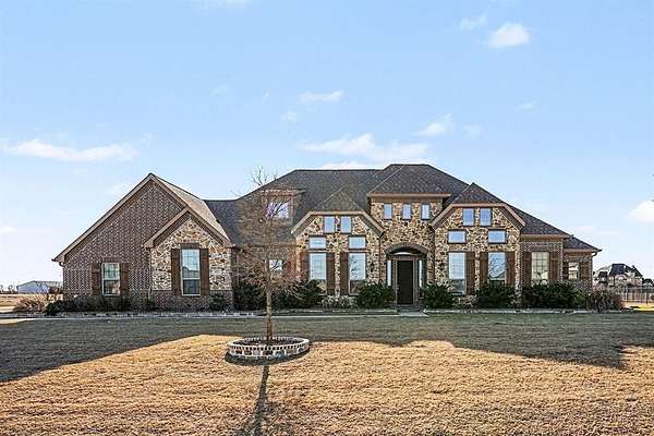 1.5 Acres of Land with Home for Sale in Rockwall, Texas