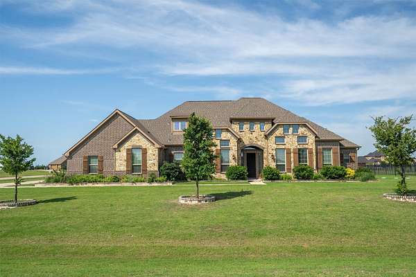 1.5 Acres of Land with Home for Sale in Rockwall, Texas