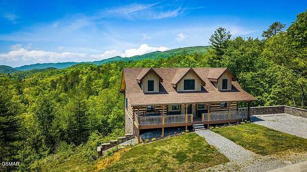 1.5 Acres of Land with Home for Sale in Walland, Tennessee