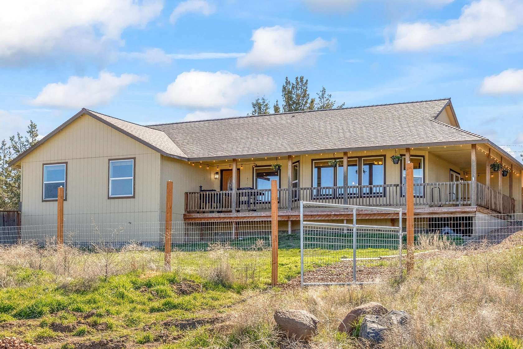 3 Acres of Land with Home for Sale in Prineville, Oregon
