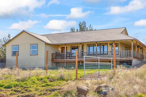 3 Acres of Land with Home for Sale in Prineville, Oregon