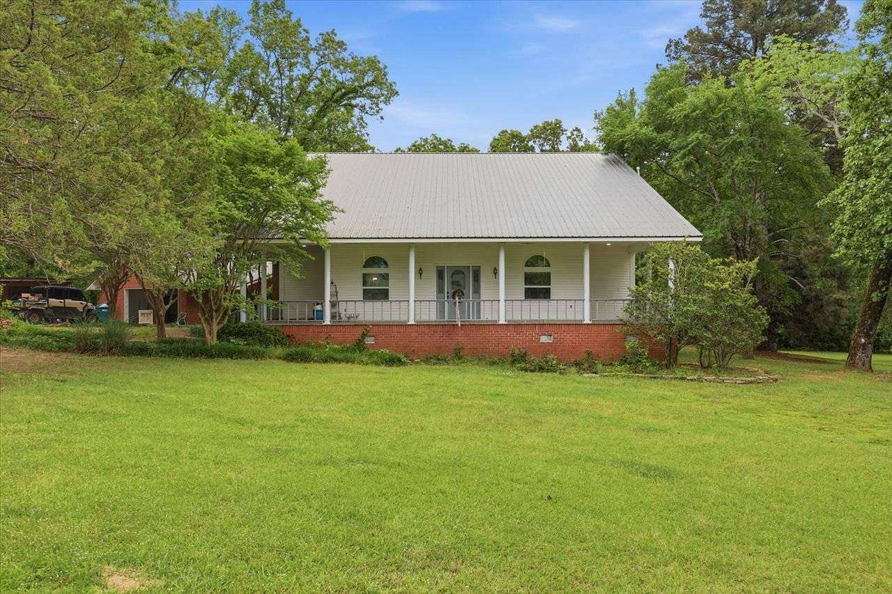 4.5 Acres of Land with Home for Sale in Kosciusko, Mississippi