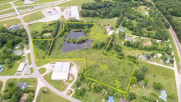 8 Acres of Residential Land for Sale in Phillipsburg, Missouri