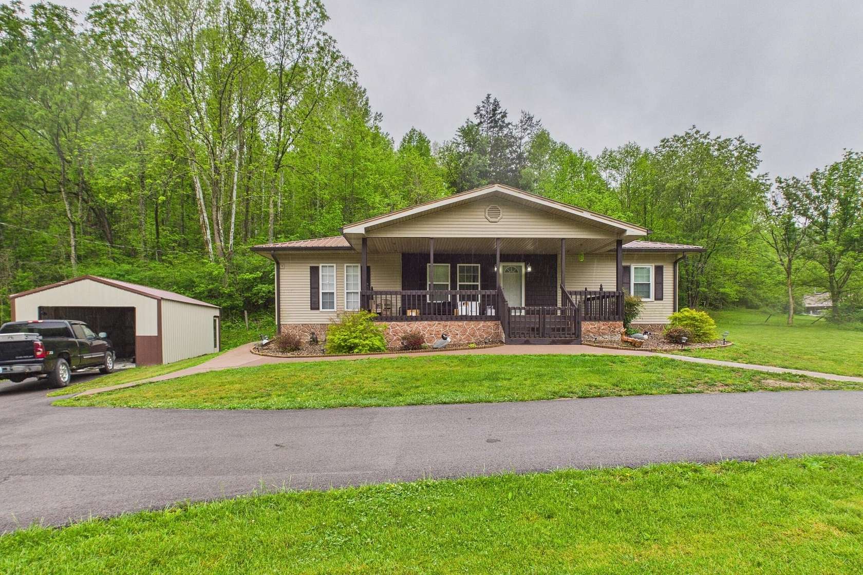 2 Acres of Land with Home for Sale in McKee, Kentucky