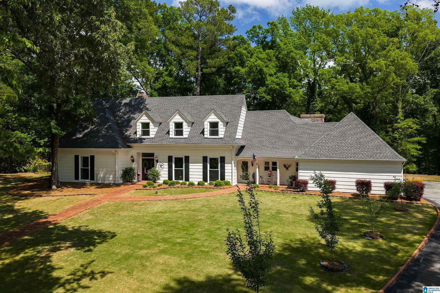 13 Acres of Land with Home for Sale in Jemison, Alabama