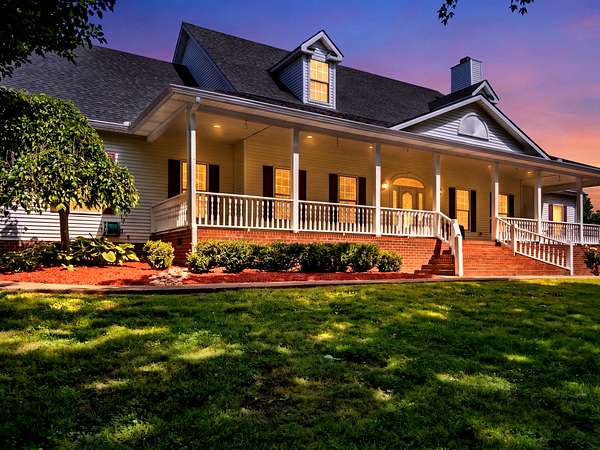 28.9 Acres of Recreational Land with Home for Sale in Hendersonville, Tennessee