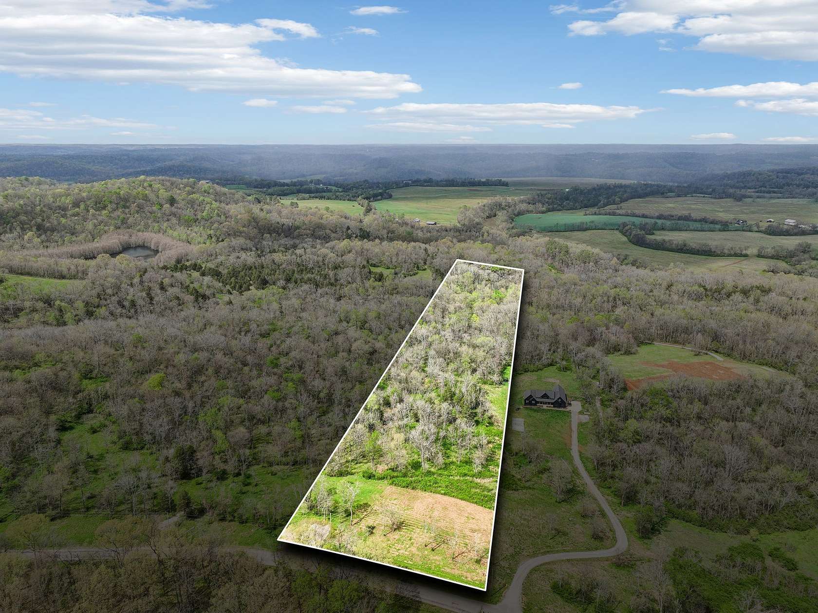 7.6 Acres of Residential Land for Sale in Columbia, Tennessee