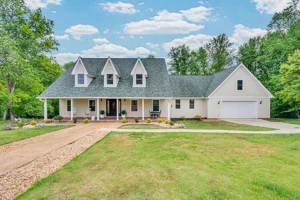 18.8 Acres of Land with Home for Sale in Sparta, Tennessee