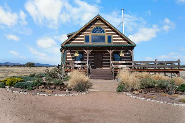 40 Acres of Land with Home for Sale in Pueblo, Colorado