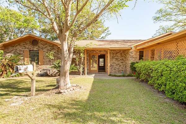 4 Acres of Land with Home for Sale in Waycross, Georgia