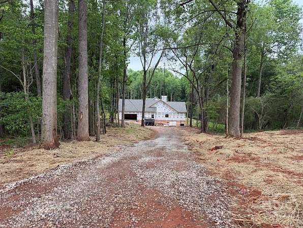 6 Acres of Land with Home for Sale in Commerce, Georgia