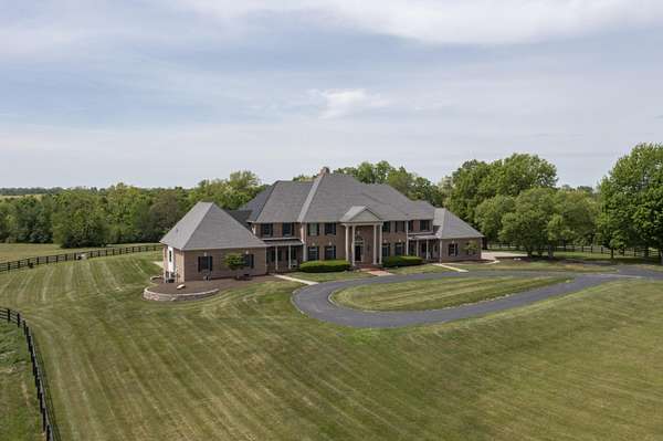 35 Acres of Land with Home for Sale in Winchester, Kentucky