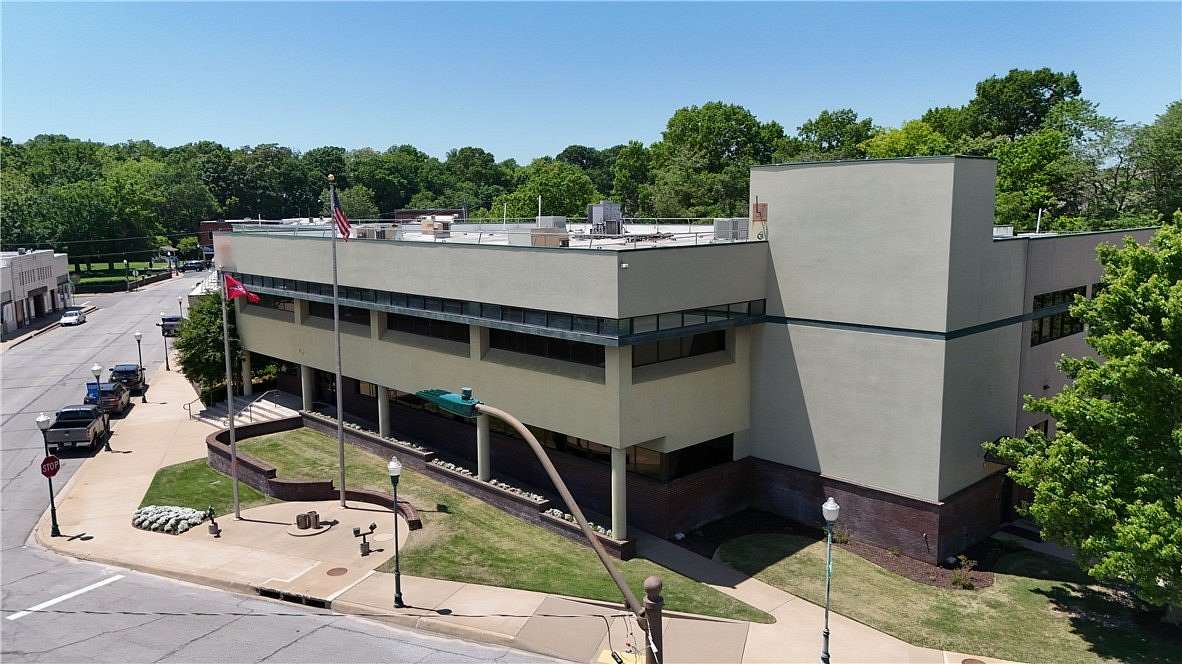 1.78 Acres of Improved Mixed-Use Land for Sale in Siloam Springs, Arkansas