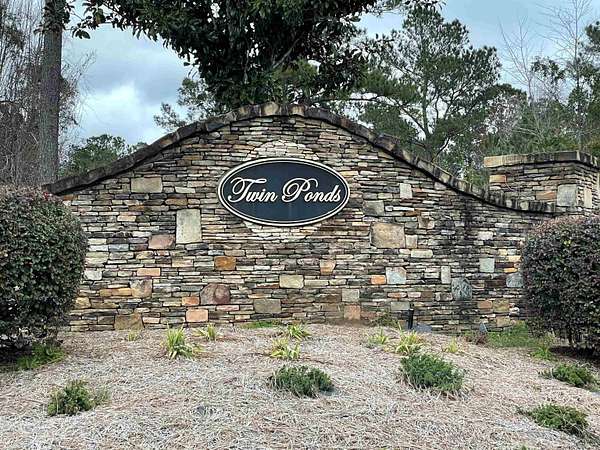 3 Acres of Residential Land for Sale in Havana, Florida