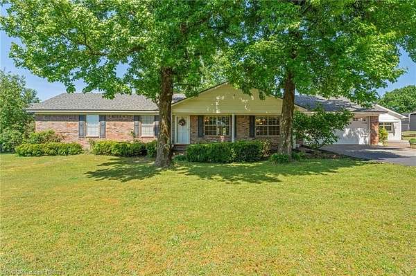 5 Acres of Land with Home for Auction in Greenwood, Arkansas
