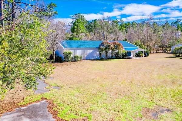 1.8 Acres of Improved Residential Land for Sale in Blackshear, Georgia