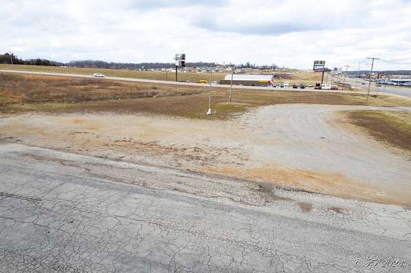 1.55 Acres of Land for Sale in West Plains, Missouri