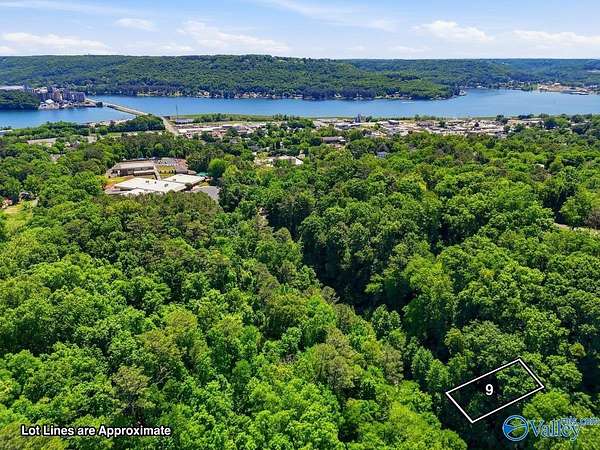 0.5 Acres of Residential Land for Sale in Guntersville, Alabama