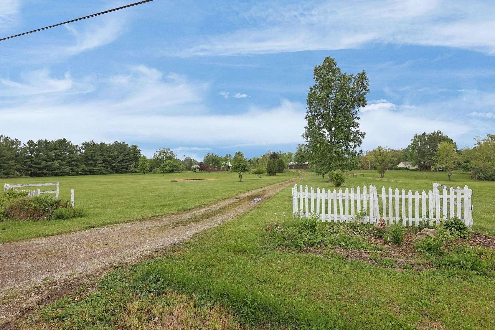 7.5 Acres of Land with Home for Sale in Circleville, Ohio