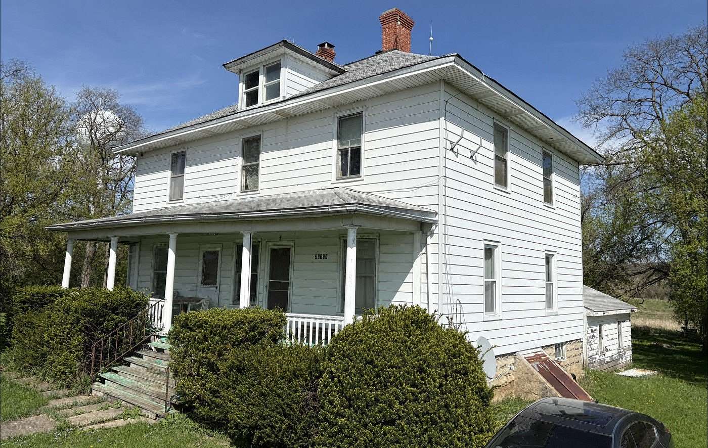2.16 Acres of Land with Home for Sale in Lake Villa, Illinois