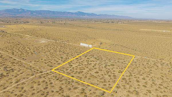 5 Acres of Residential Land for Sale in Phelan, California