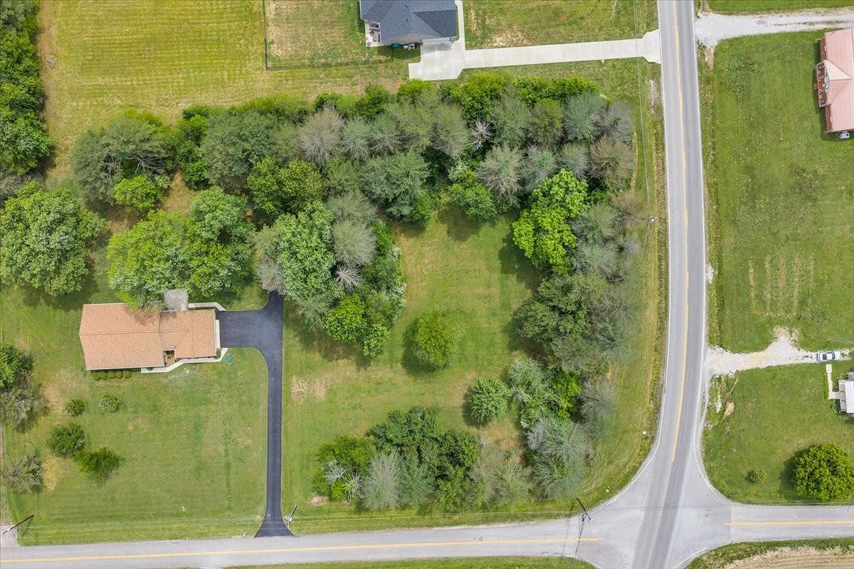 1.36 Acres of Residential Land for Sale in Tullahoma, Tennessee