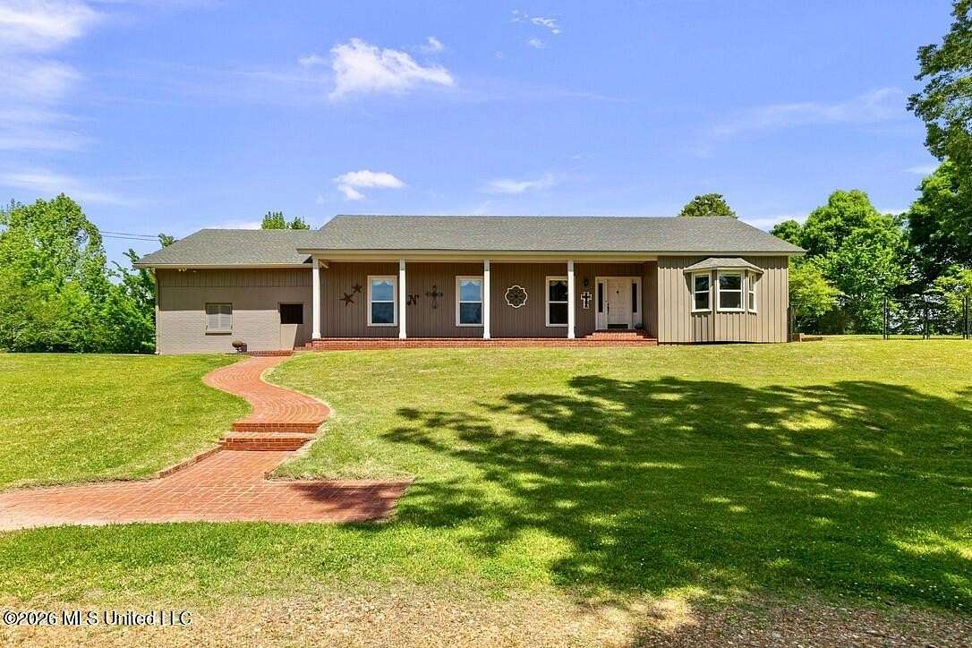 9 Acres of Land with Home for Sale in Yazoo City, Mississippi