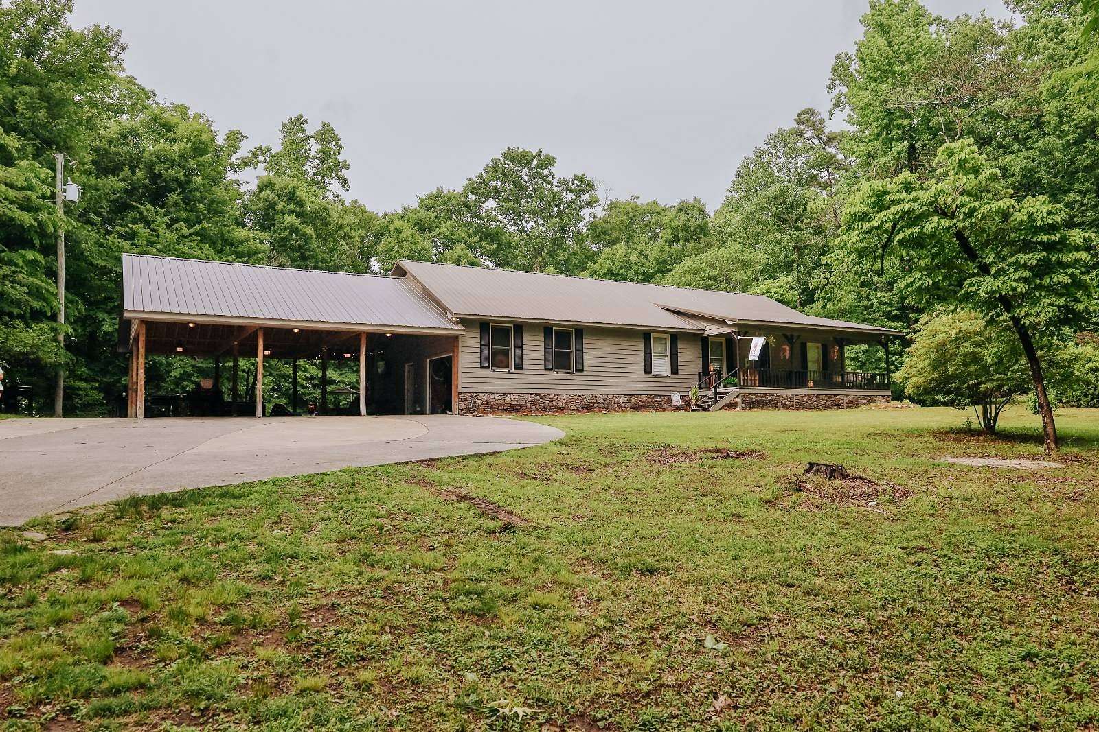 3.2 Acres of Land with Home for Sale in Glencoe, Alabama