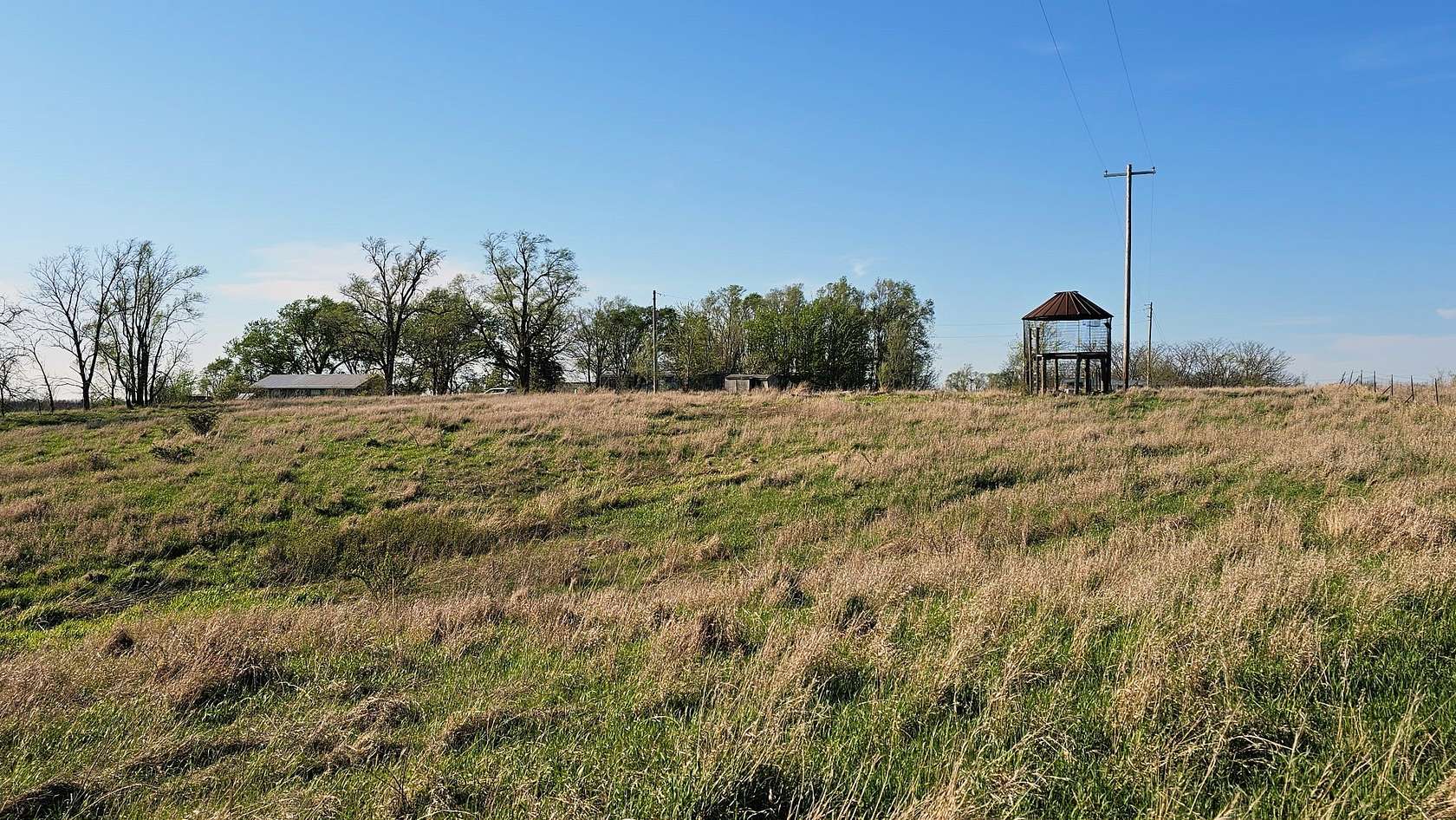 5.2 Acres of Land with Home for Sale in Chariton, Iowa