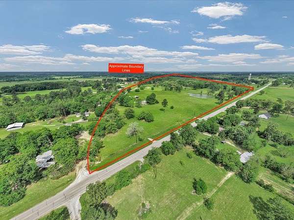 34 Acres of Agricultural Land with Home for Sale in Lufkin, Texas