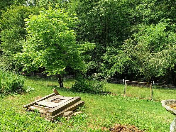 6 Acres of Residential Land for Sale in Ashland City, Tennessee