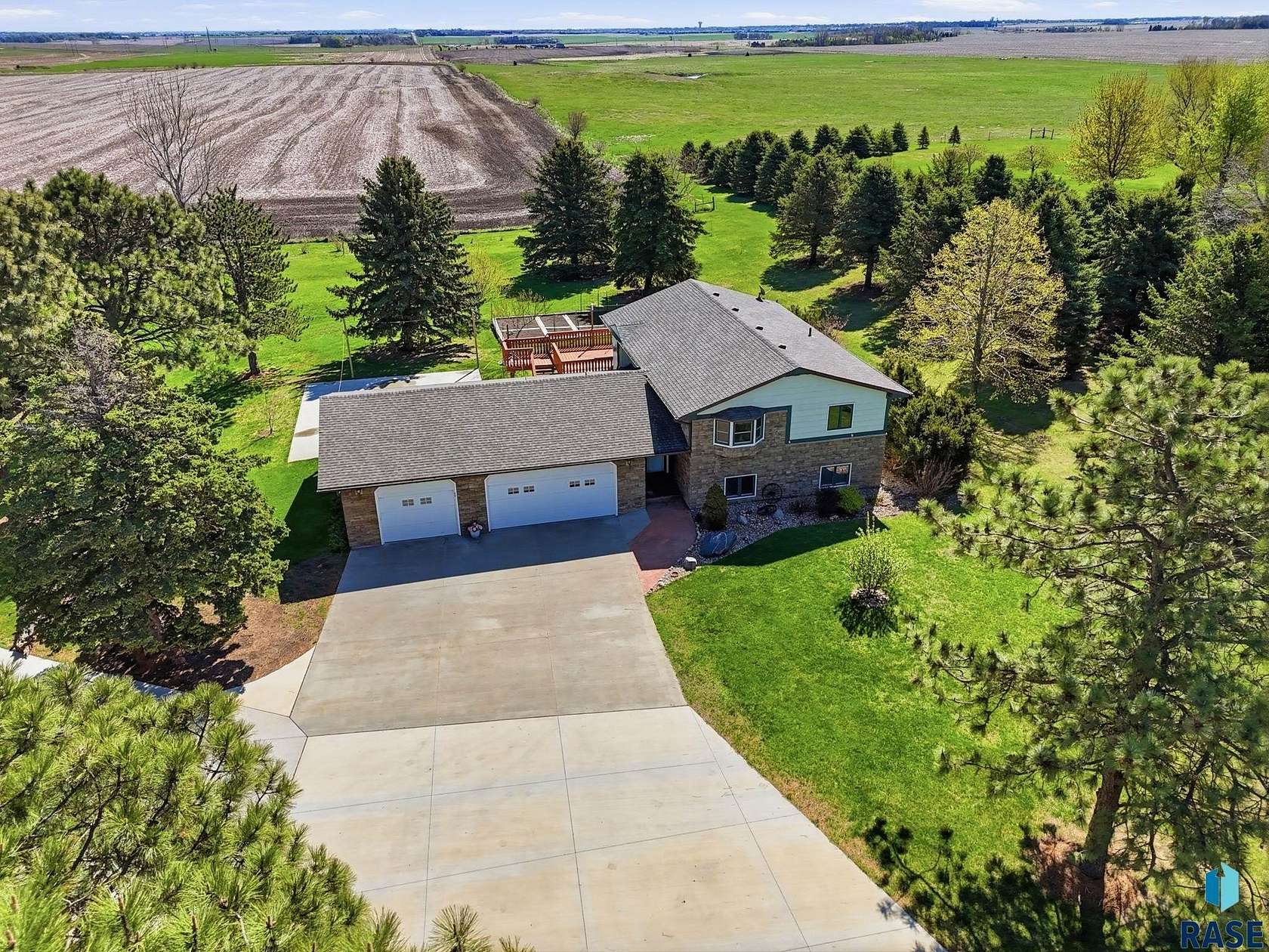 2 Acres of Land with Home for Sale in Sioux Falls, South Dakota