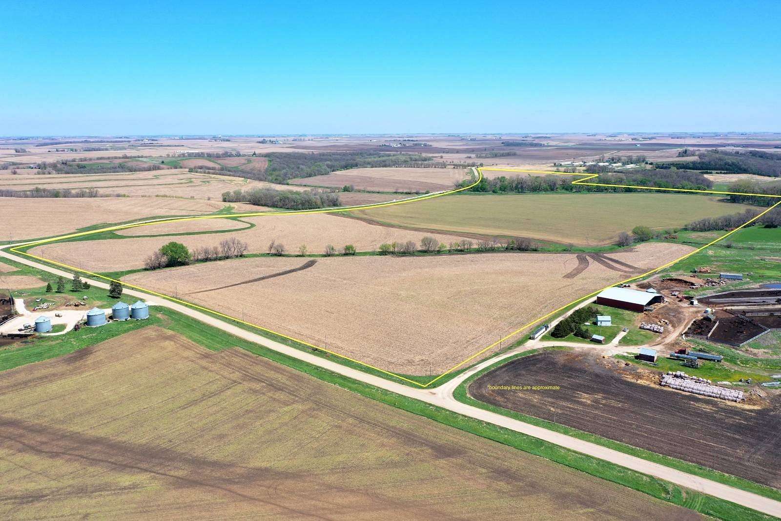 129 Acres of Land for Sale in Dedham, Iowa