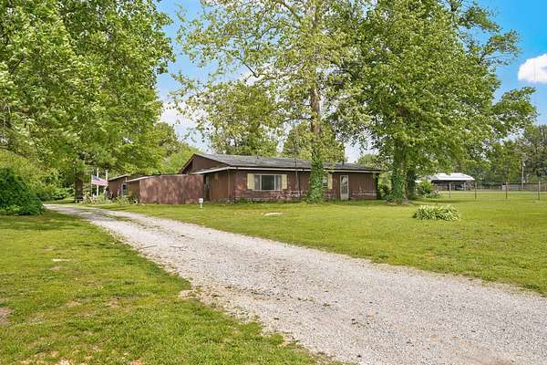 1.7 Acres of Land with Home for Sale in Billings, Missouri