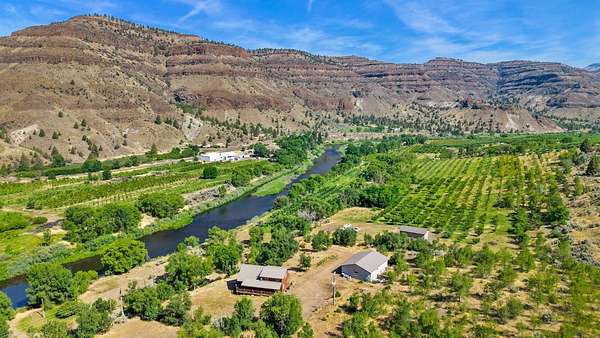 11 Acres of Land with Home for Sale in Kimberly, Oregon