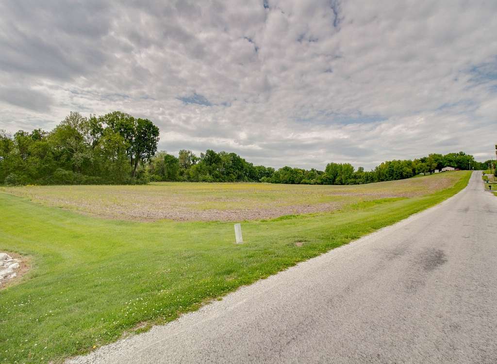 15.8 Acres of Recreational Land for Sale in Bethalto, Illinois
