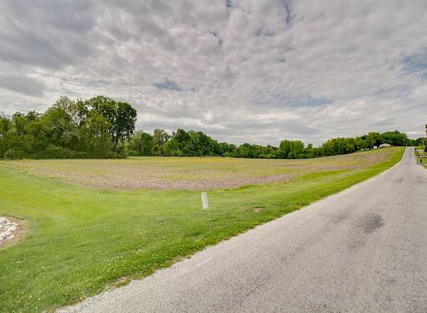 15.8 Acres of Recreational Land for Sale in Bethalto, Illinois