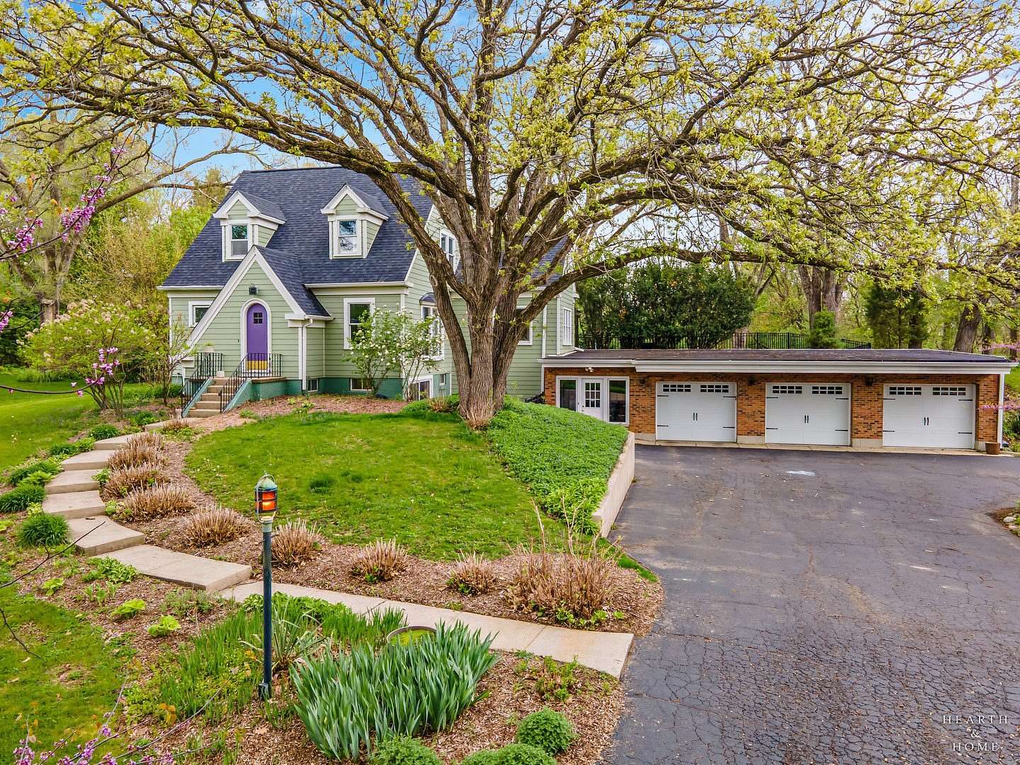 1.6 Acres of Land with Home for Sale in Crystal Lake, Illinois