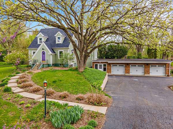 1.6 Acres of Land with Home for Sale in Crystal Lake, Illinois