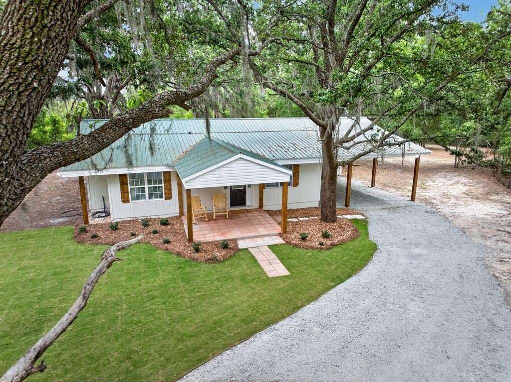 4.78 Acres of Land with Home for Sale in Valdosta, Georgia