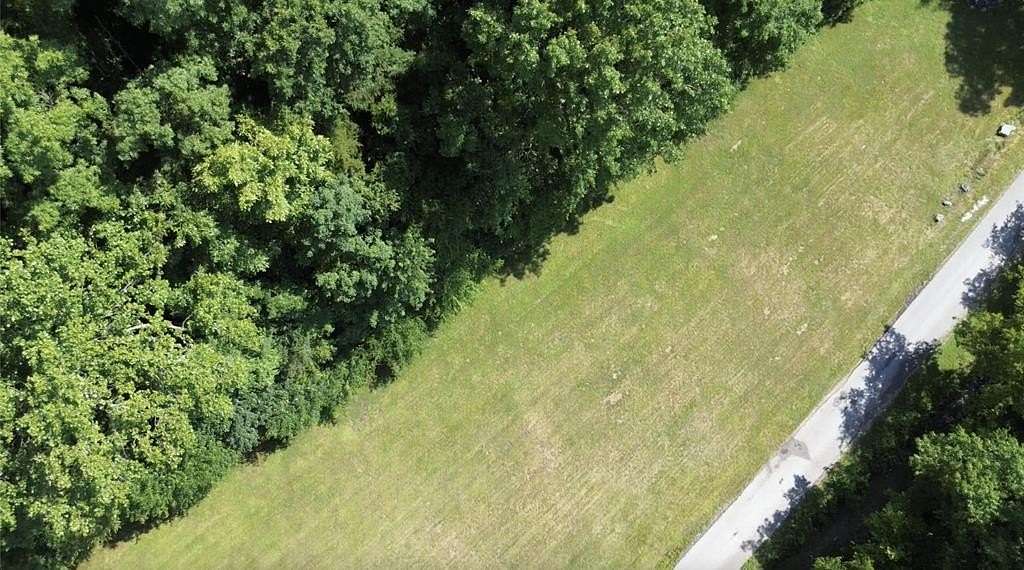 10 Acres of Land for Sale in Pleasant Shade, Tennessee