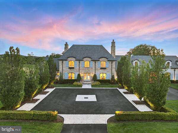 4 Acres of Land with Home for Sale in Leesburg, Virginia