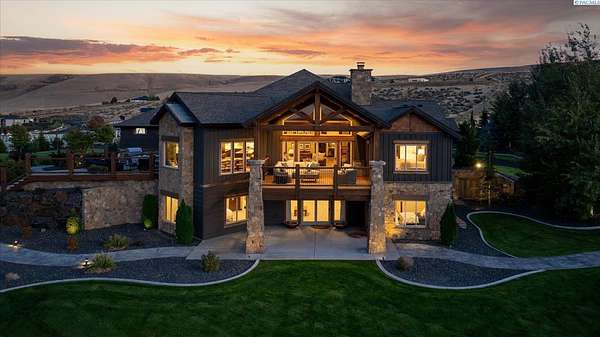2 Acres of Land with Home for Sale in Kennewick, Washington