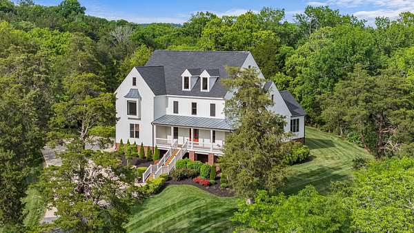 5 Acres of Land with Home for Sale in Franklin, Tennessee