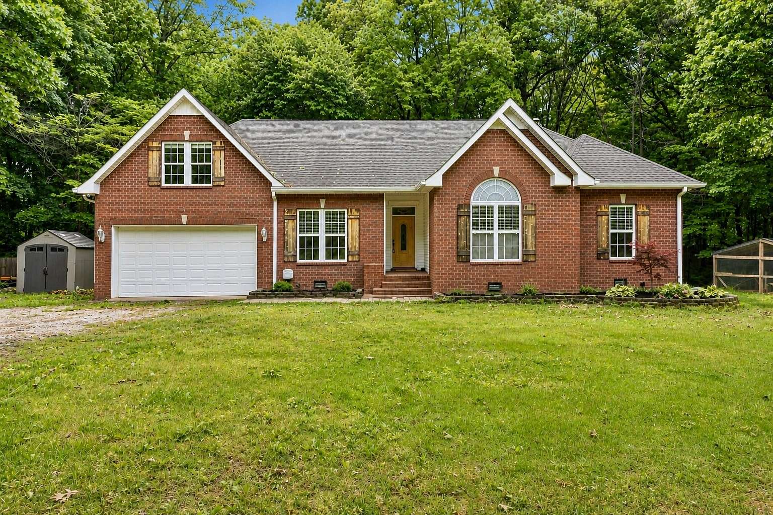 2.86 Acres of Land with Home for Sale in Springfield, Tennessee
