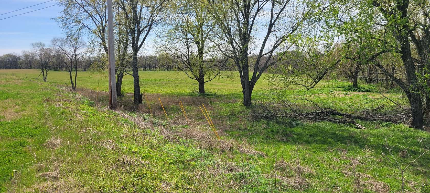 1.33 Acres of Residential Land for Sale in Shelbyville, Tennessee