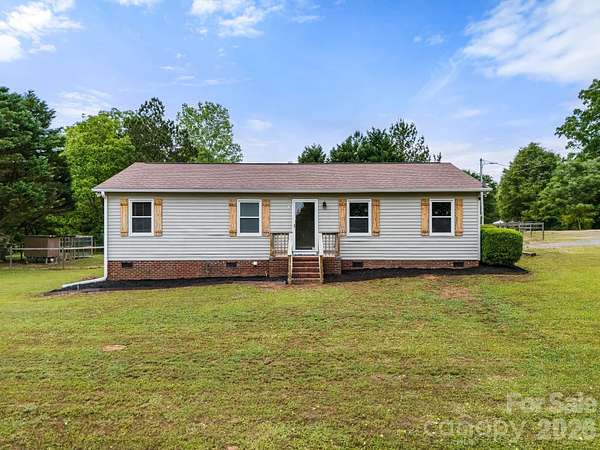 6 Acres of Land with Home for Sale in Edgemoor, South Carolina