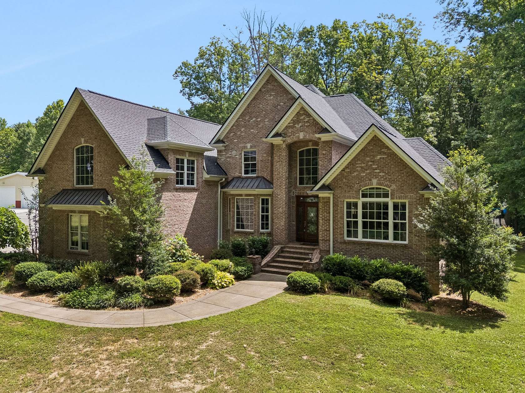 9.87 Acres of Land with Home for Sale in Springfield, Tennessee