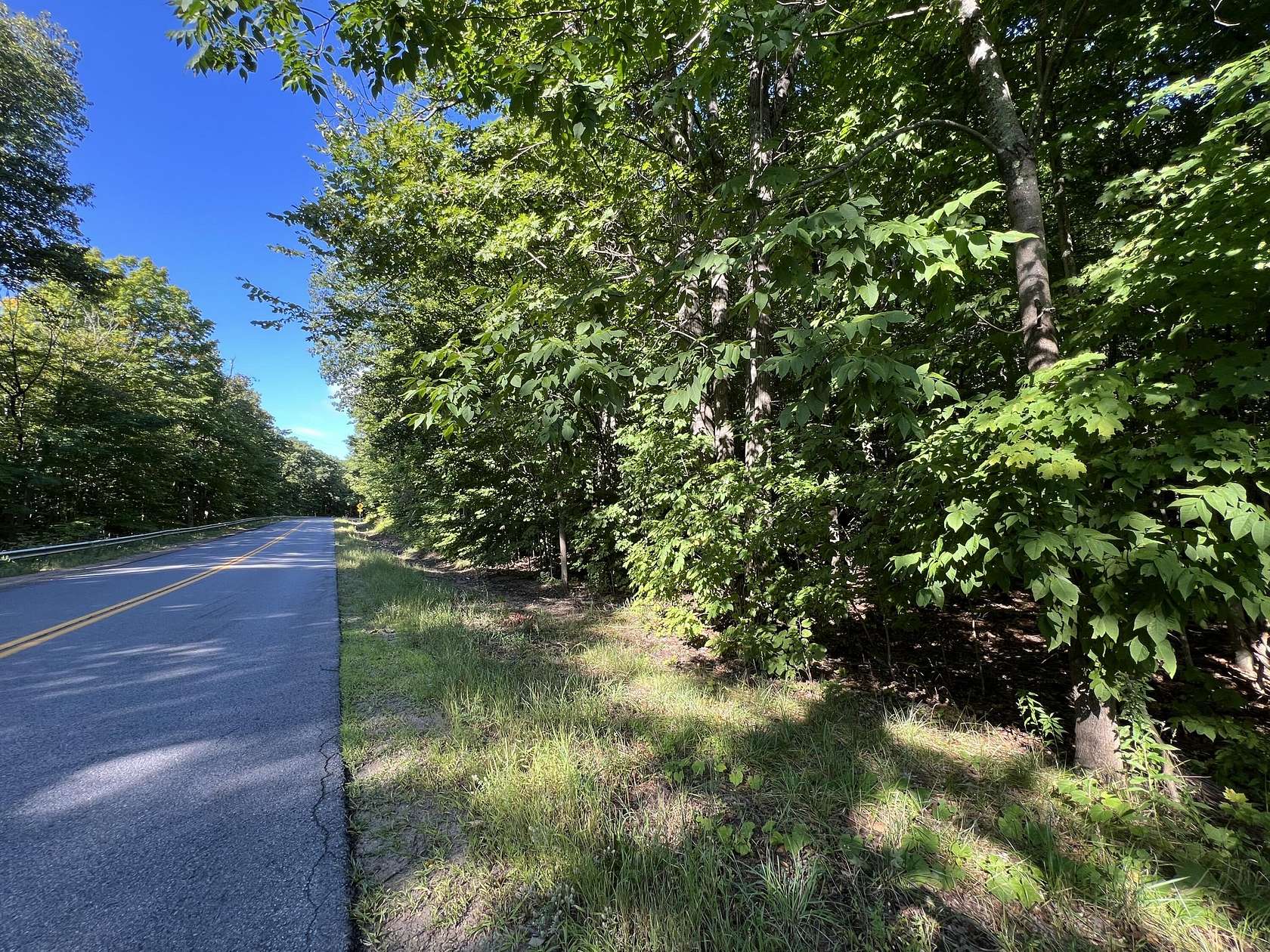 2.5 Acres of Residential Land for Sale in Morrisonville, New York